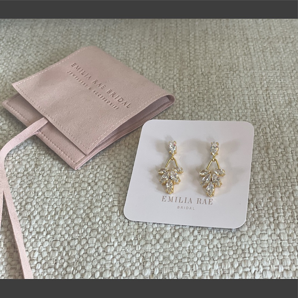 Emilia Rae (Etsy) Bridal Drop earrings - Brand new!